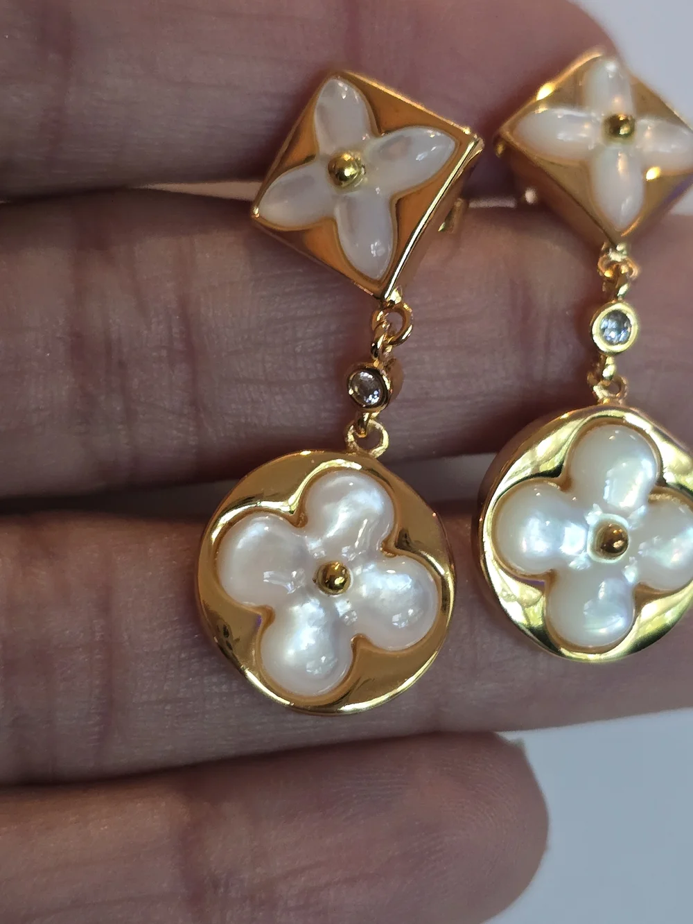 Louis Vuitton 18kgp LV Gold and White Floral Drop Earrings - Women's Jewelry